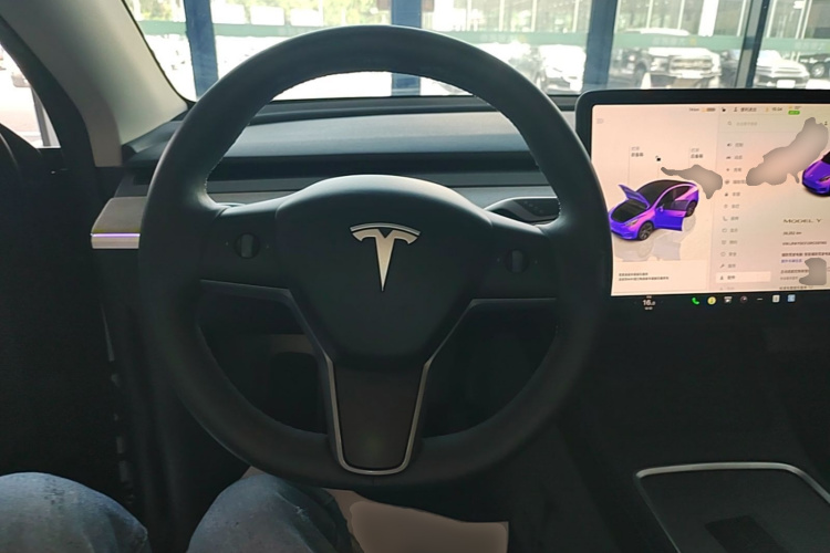 Tesla Model Y 2024 #11 Tesla Model Y 2024 car image #11