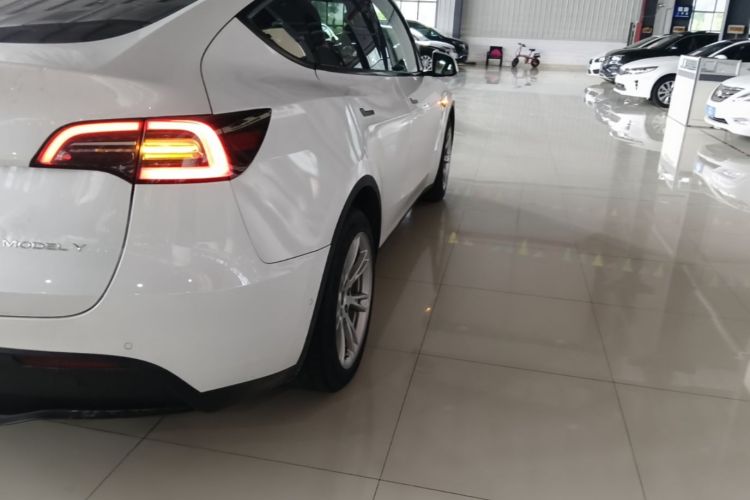 Tesla Model Y 2023 #8 Tesla Model Y 2023 car image #8