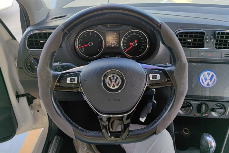 Volkswagen Polo 2017 #11 Volkswagen Polo 2017 car image #11