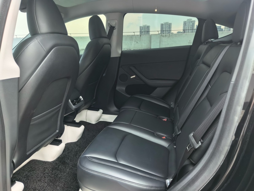 Tesla Model Y 2023 #6 Tesla Model Y 2023 car image #6