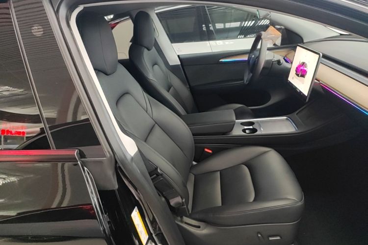 Tesla Model Y 2022 car image #24