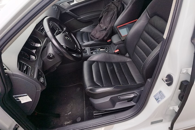 Volkswagen Golf 2015 car image #15