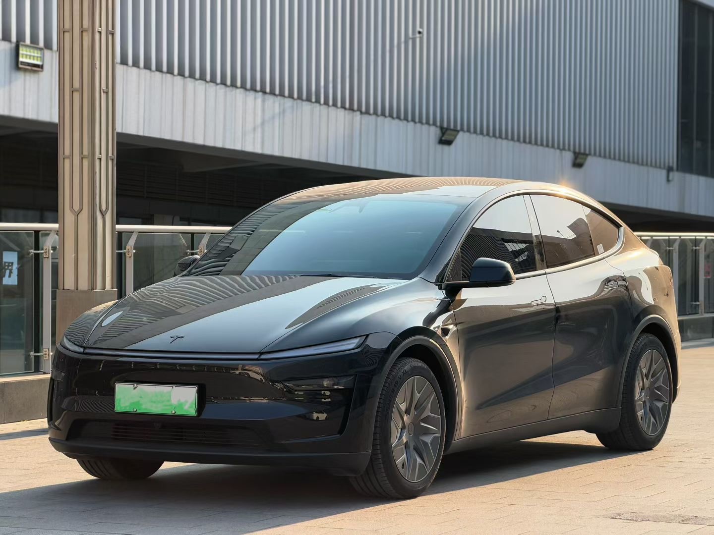 Tesla Model Y L 2026 #2 Tesla Model Y L 2026 imagen de coche #2