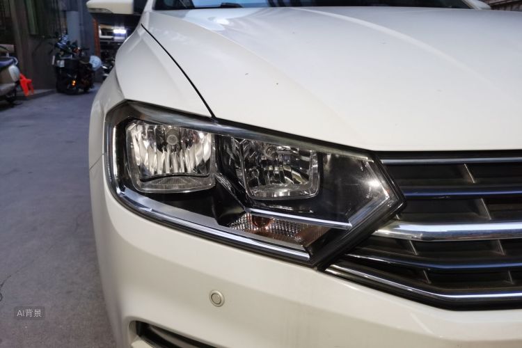 Volkswagen Bora 2016 car image #8