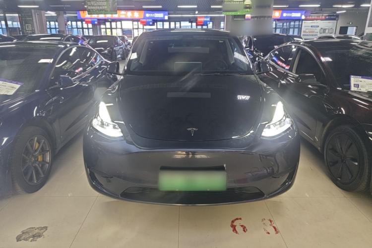 Tesla Model Y 2024 #3 Tesla Model Y 2024 car image #3