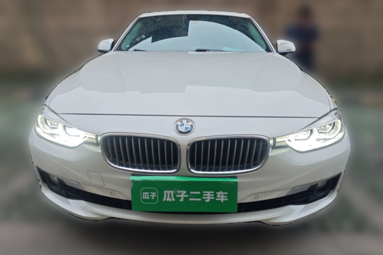 BMW 3 Series 2019 #3 BMW 3 Series 2019 car image #3
