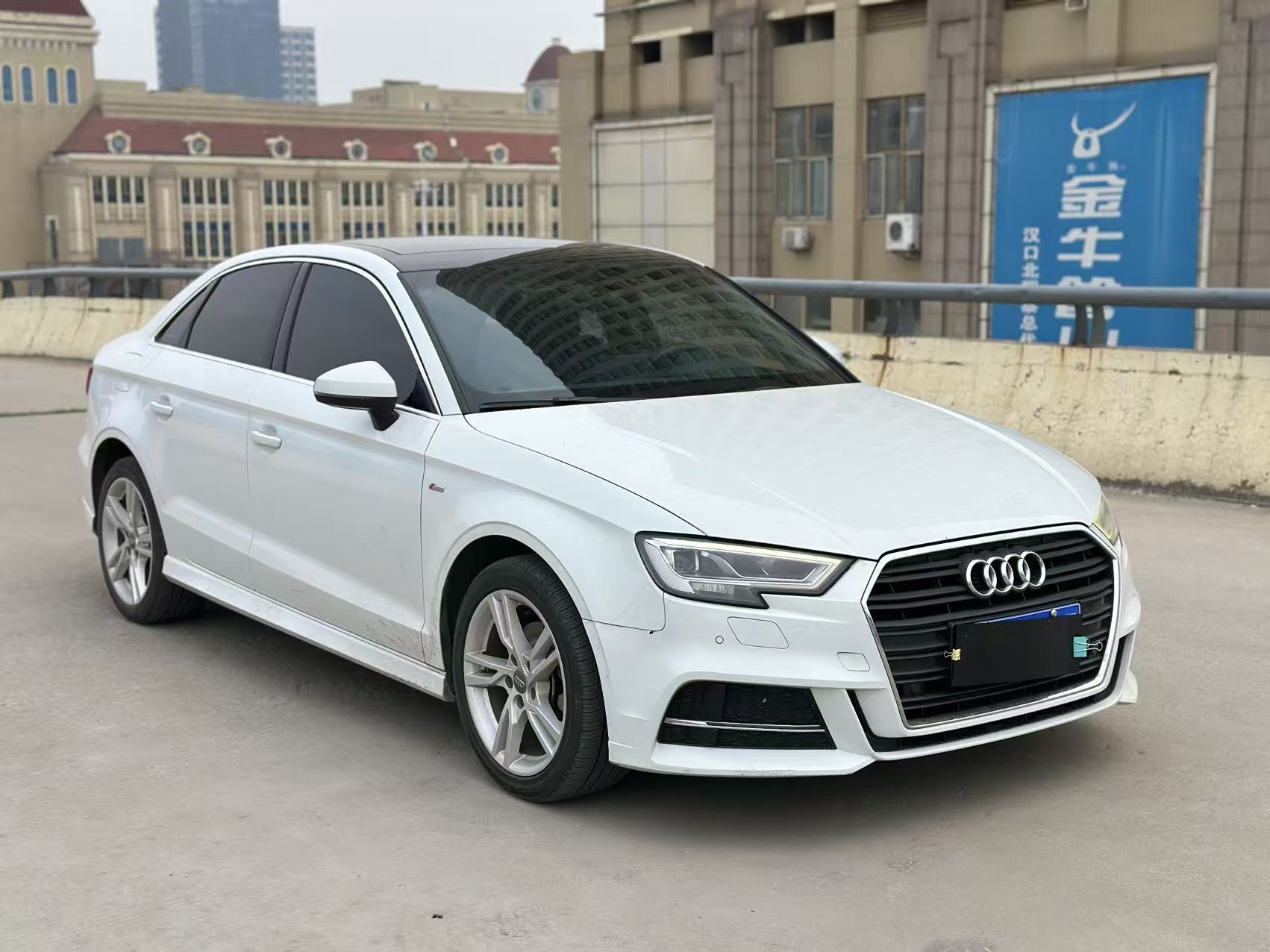 Audi A3 2019 immagine di auto #3