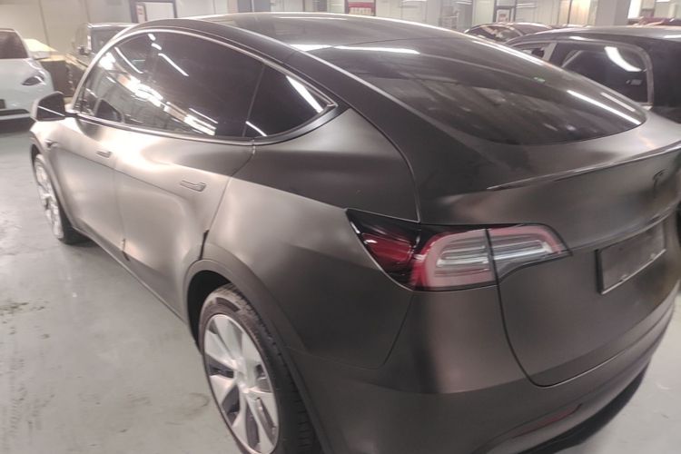 Tesla Model Y 2022 car image #7