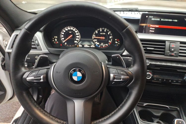 BMW 3 Series 2019 car image #15