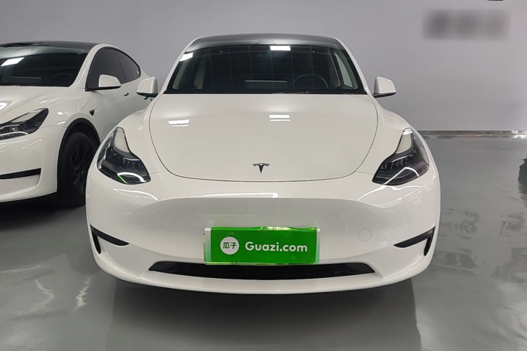 Tesla Model Y 2024 car image #3
