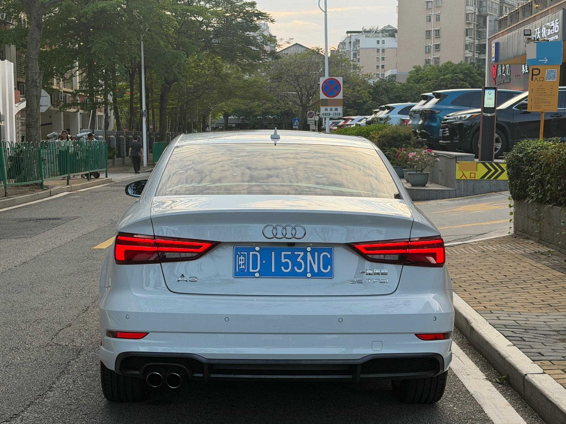 Audi A3 2018 car image #12