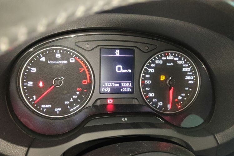 Audi A3 2019 car image #13