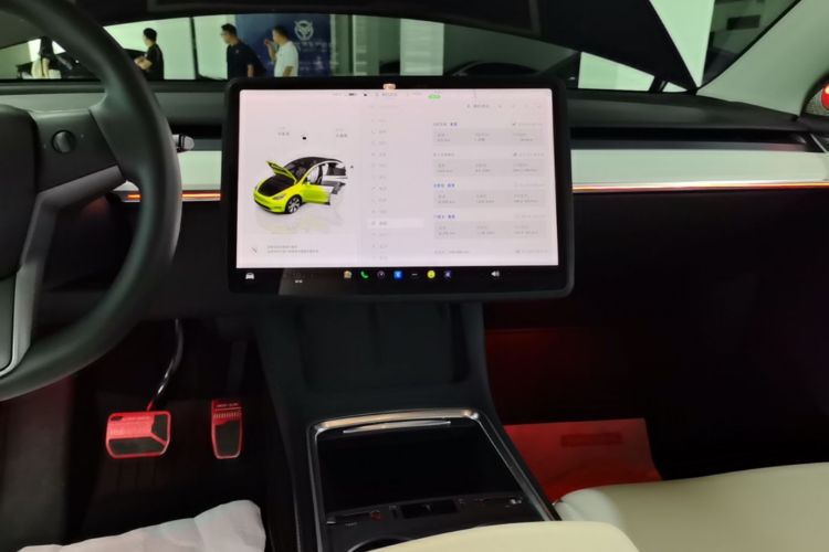 Tesla Model Y 2023 #13 Tesla Model Y 2023 car image #13