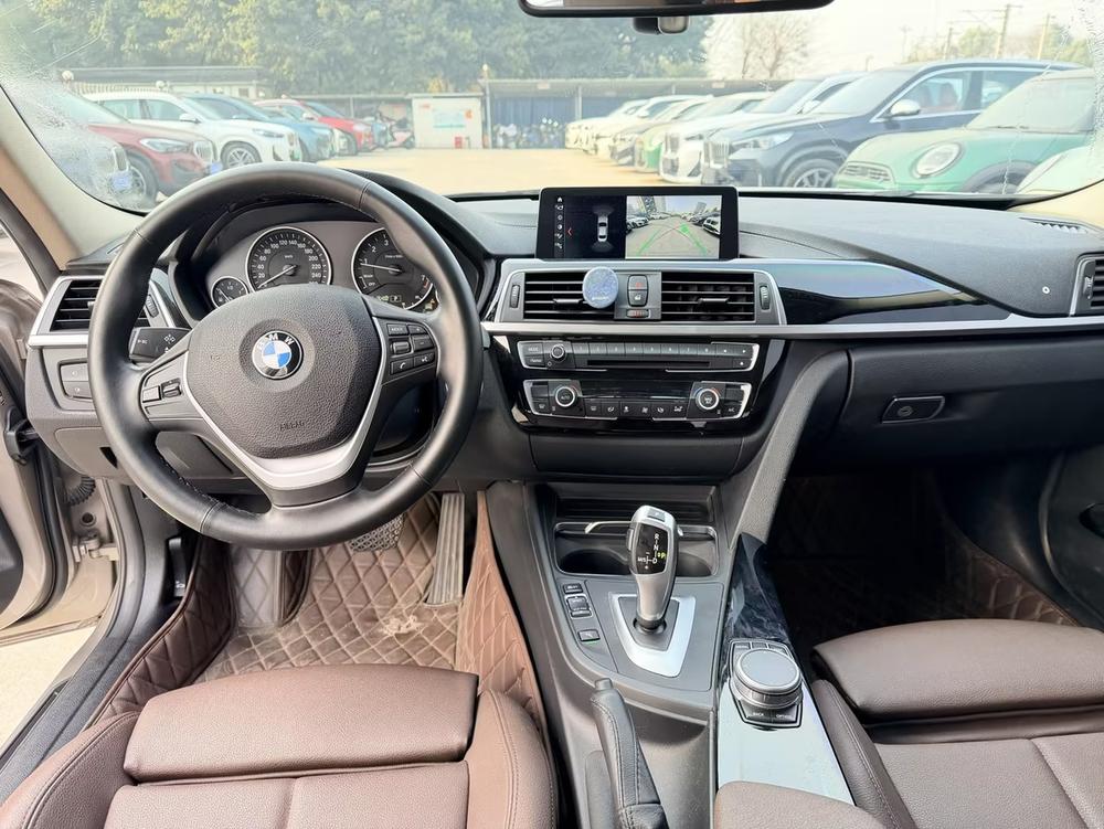 BMW 3 Series 2019 car image #7
