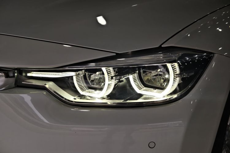 BMW 3 Series 2016 car image #23