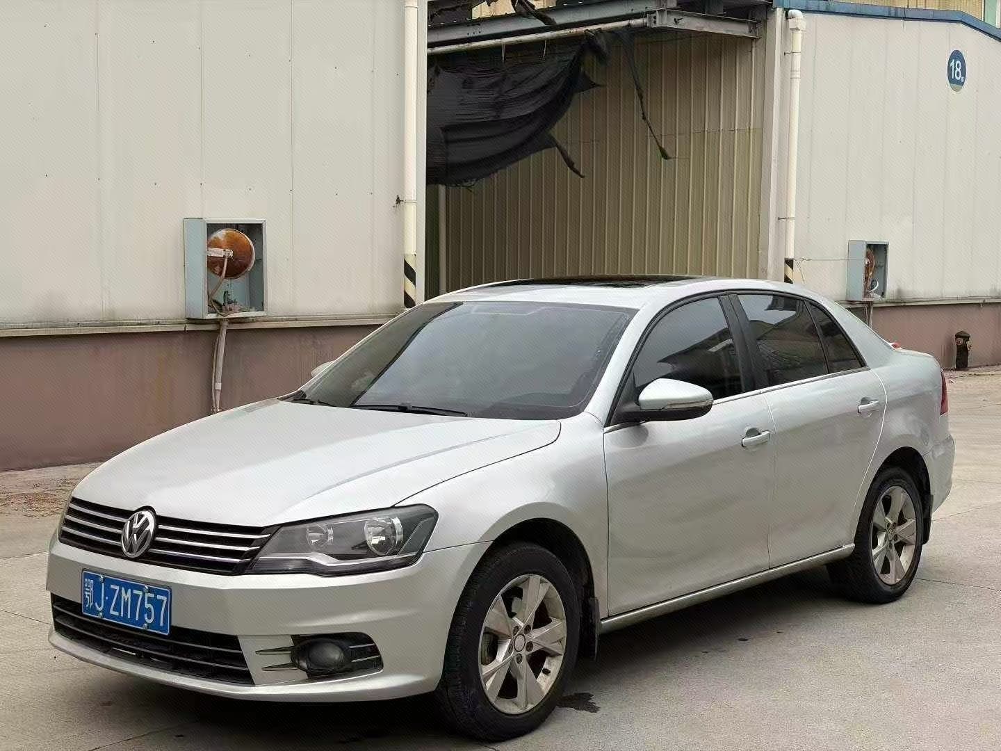 Volkswagen Bora 2014 car image 