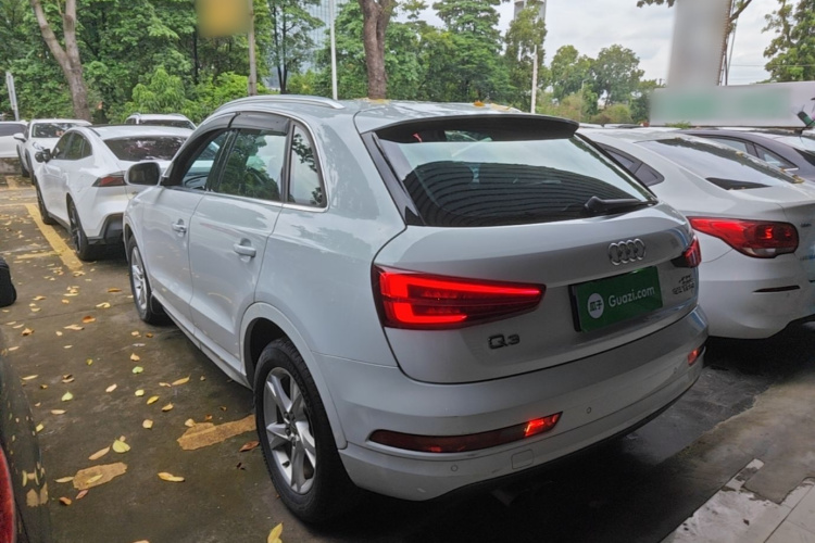 Audi Q3 2017 car image #5