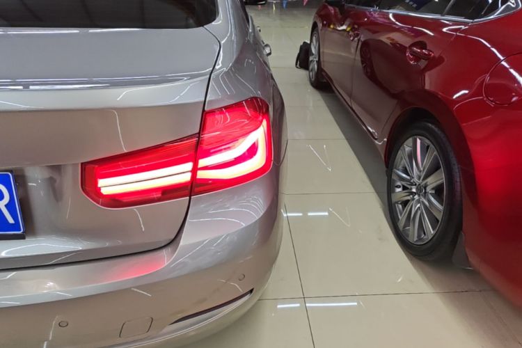 BMW 3 Series 2018 car image #8