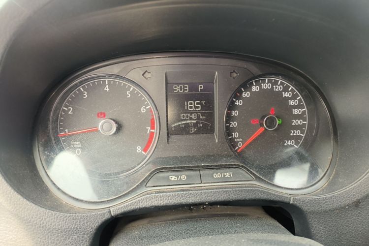 Volkswagen Polo 2016 car image #12