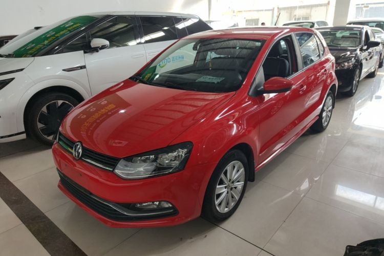 Volkswagen Polo 2015 car image #2