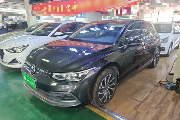 Volkswagen Golf 2021 car image #2