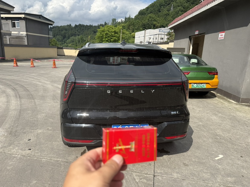GEELY Boyue L 2025 car image #8