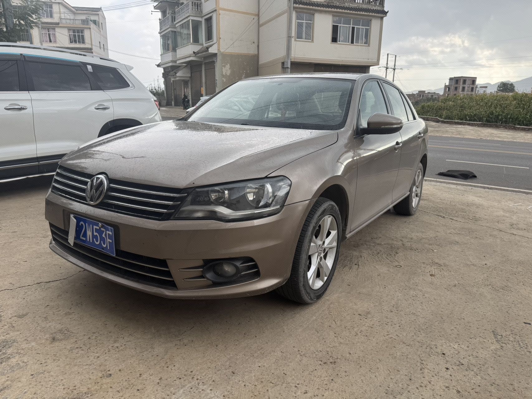 Volkswagen Bora 2014 car image 