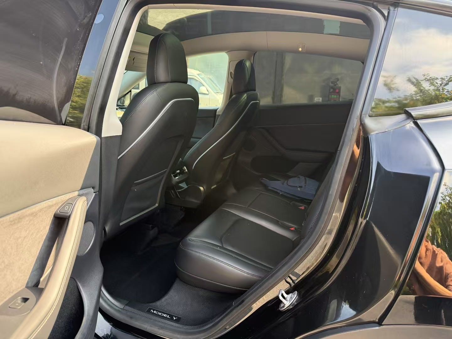 Tesla Model Y 2022 صورة سيارة #8