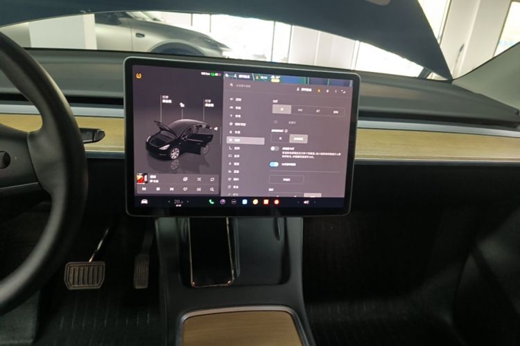 Tesla Model Y 2023 #13 Tesla Model Y 2023 car image #13