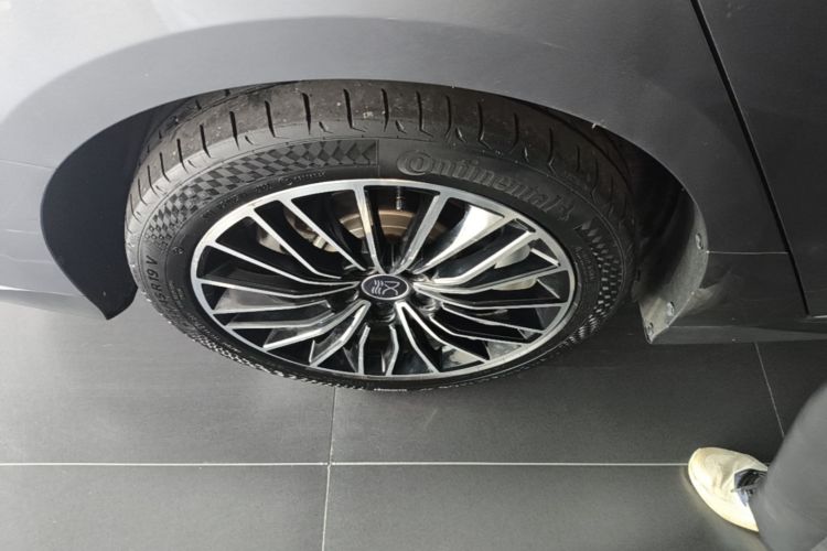 BYD Han 2022 immagine di auto #10