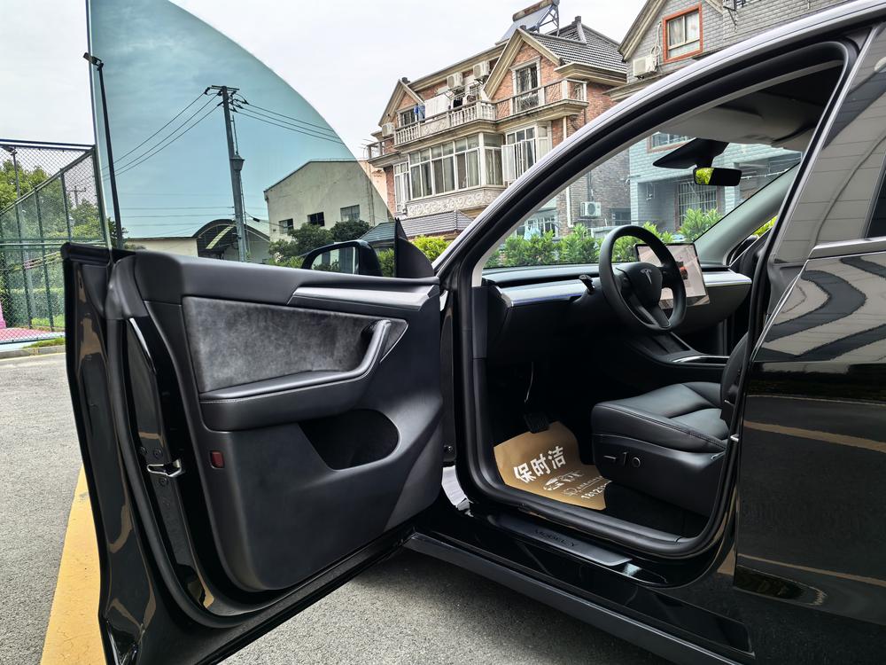 Tesla Model Y 2023 #17 Tesla Model Y 2023 car image #17