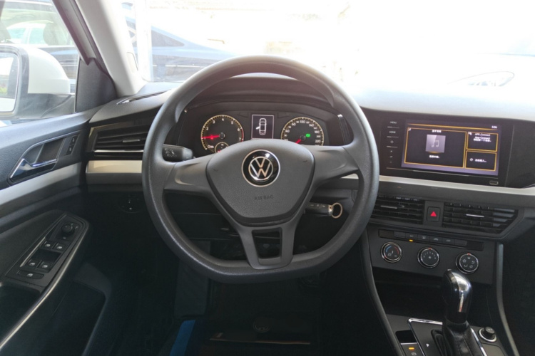 Volkswagen Bora 2023 car image #11