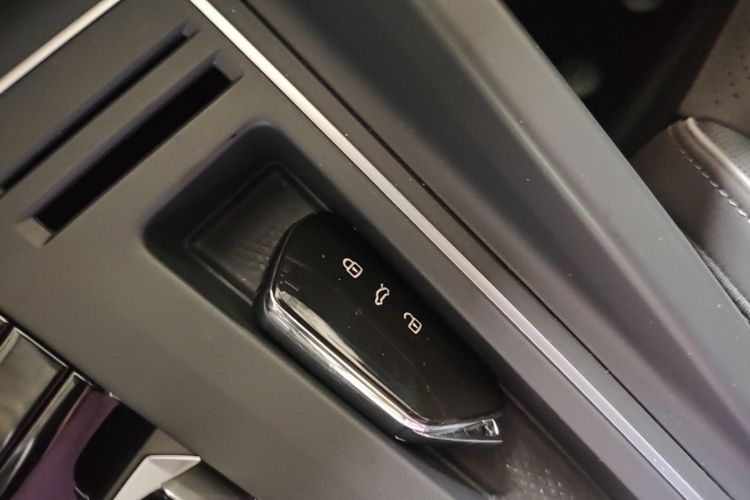 Volkswagen Golf 2021 car image #10