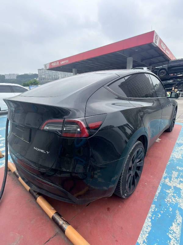 Tesla Model Y 2022 #5 Tesla Model Y 2022 car image #5