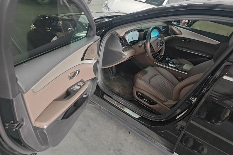 BYD Han 2024 car image #16