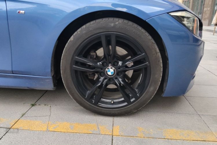 BMW 3 Series 2019 car image #9