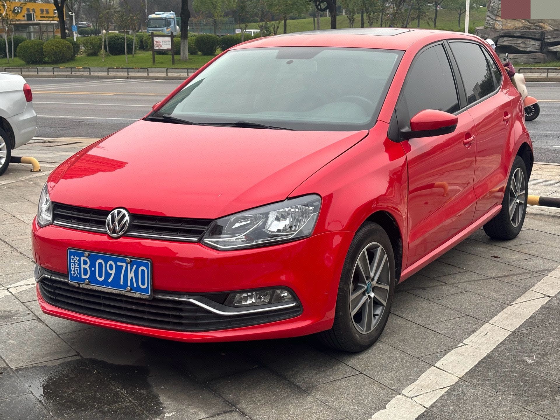 Volkswagen Polo 2016 immagine di auto 