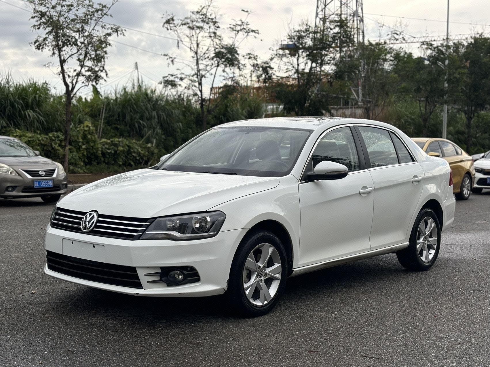 Volkswagen Bora 2015 car image 