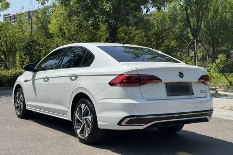 Volkswagen Bora 2023 car image #9