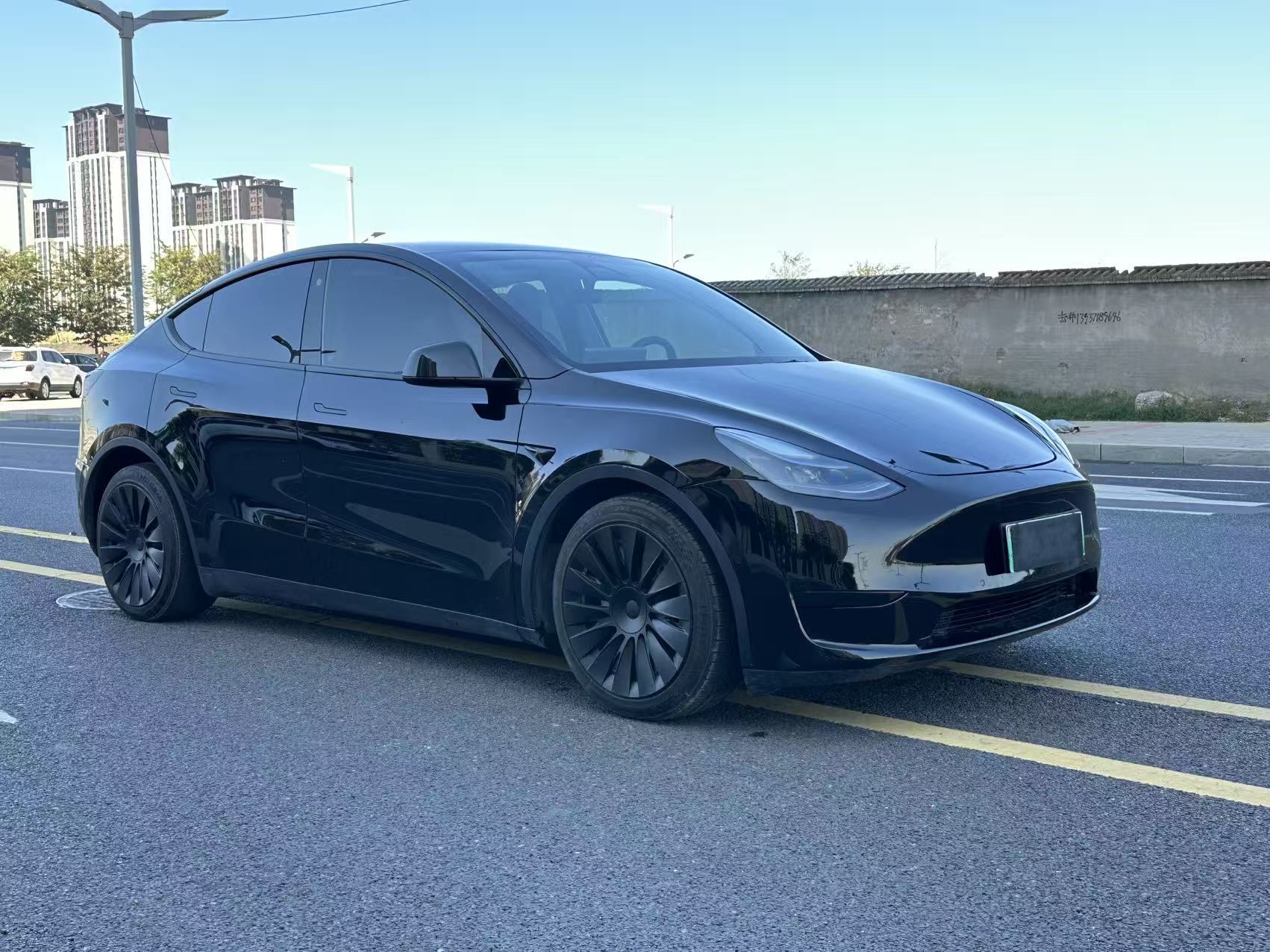 Tesla Model Y 2022 #3 Tesla Model Y 2022 car image #3