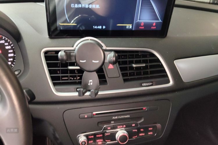 Audi Q3 2019 car image #15