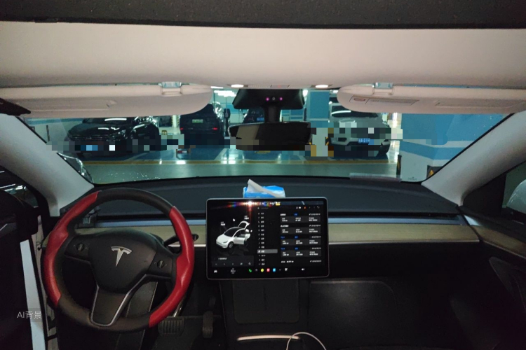 Tesla Model Y 2023 car image #11