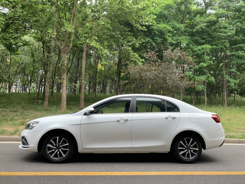 GEELY Emgrand 2019 car image #3