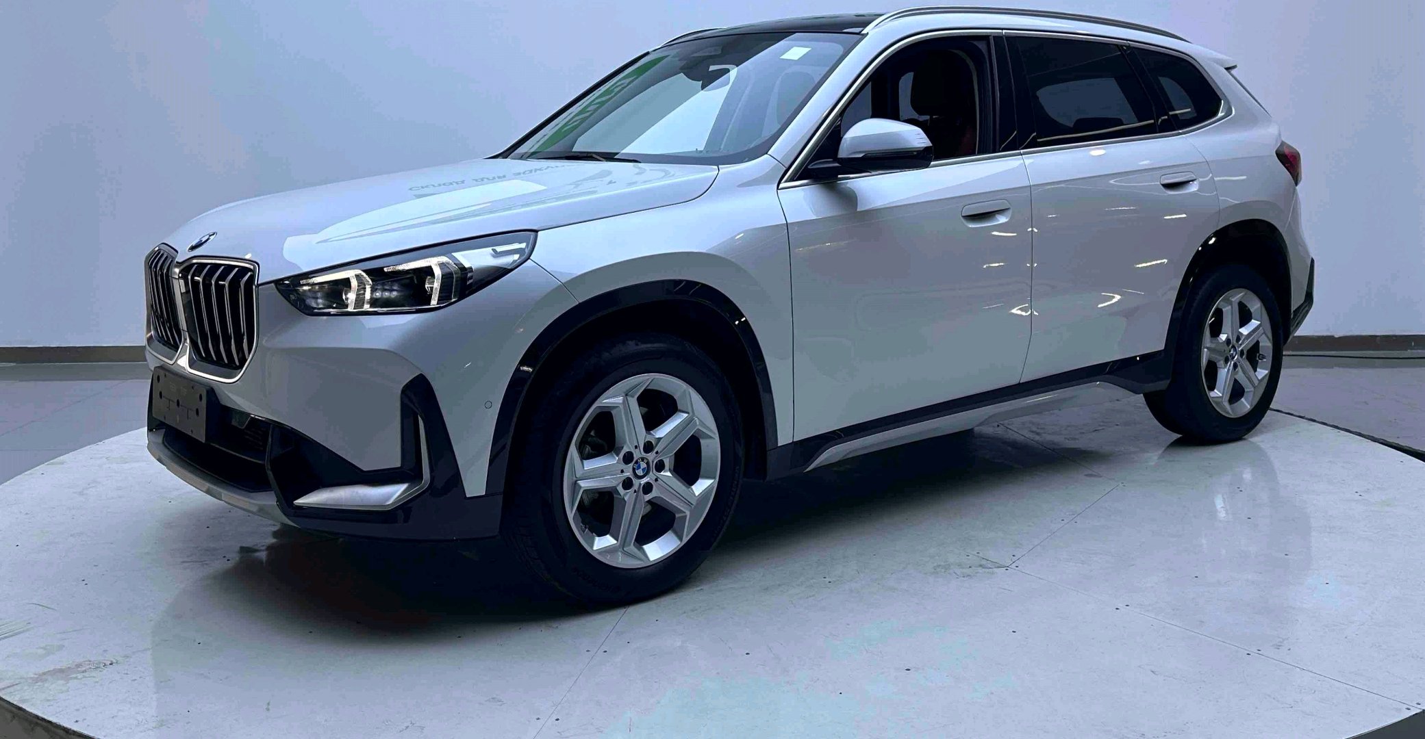 BMW X1 2023 BMW X1 2023 car image