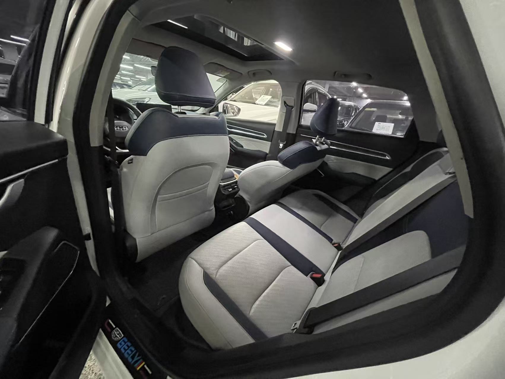 GEELY Emgrand 2023 صورة سيارة #5