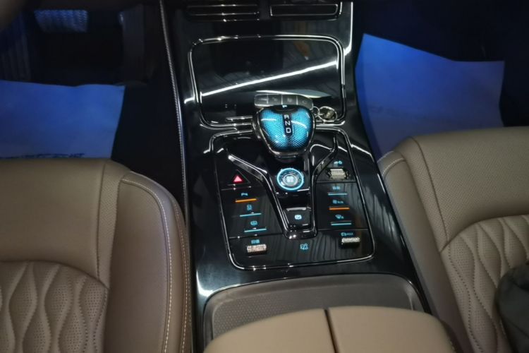 BYD Han 2023 car image #18