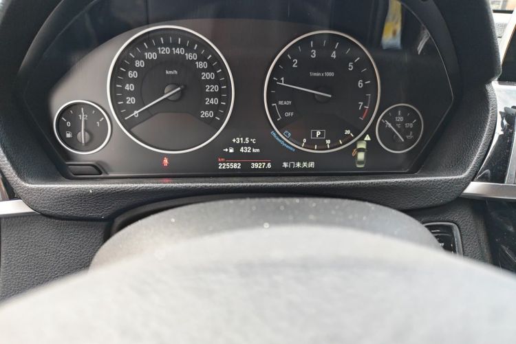 BMW 3 Series 2018 car image #10