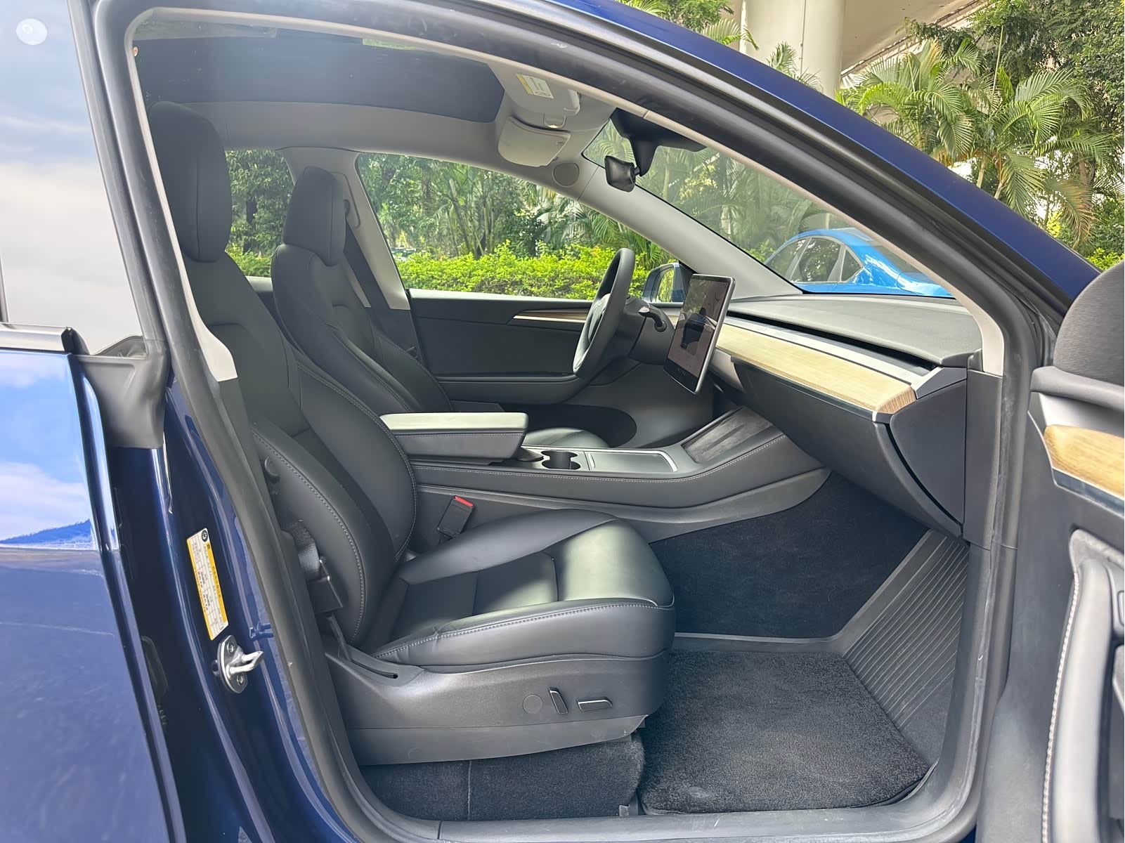 Tesla Model Y 2023 #12 Tesla Model Y 2023 car image #12