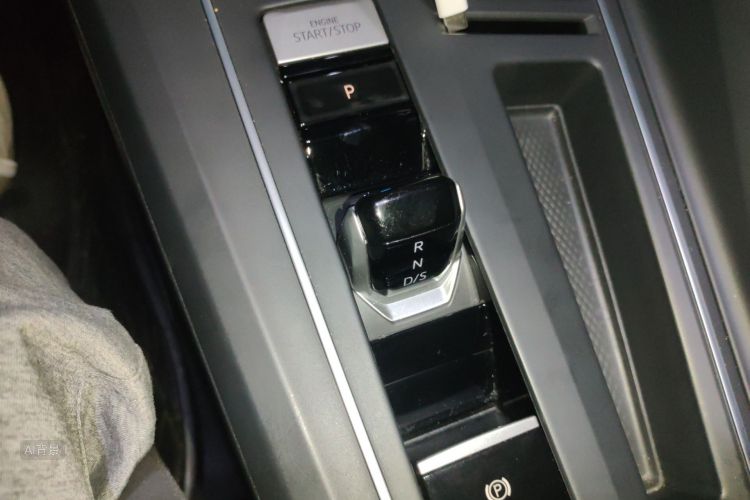 Volkswagen Golf 2022 immagine di auto #16