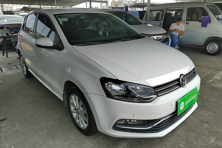 Volkswagen Polo 2014 car image #4